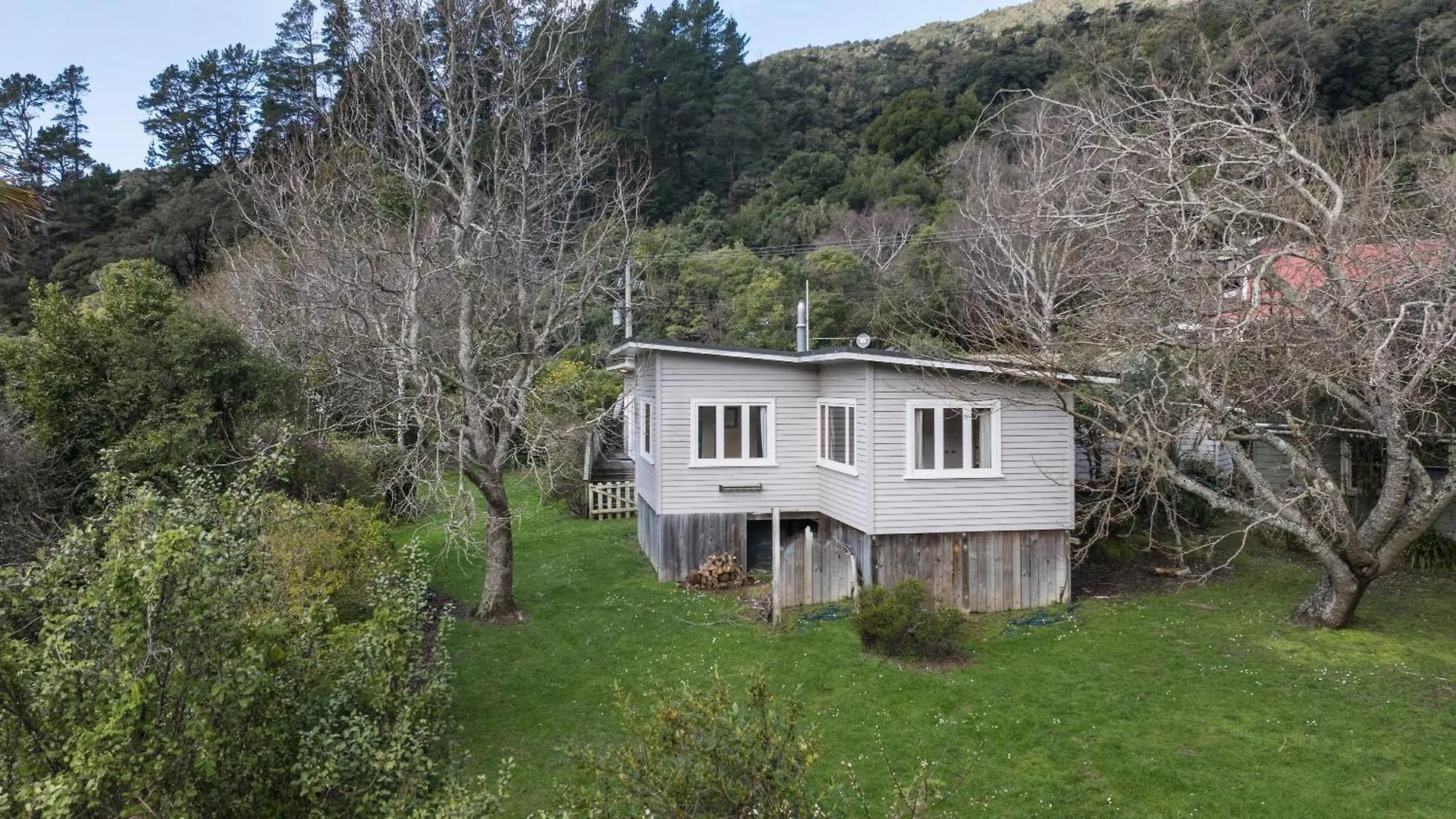 Pukeko Cottage - Marlborough Sounds Retreat Linkwater Ferienhaus